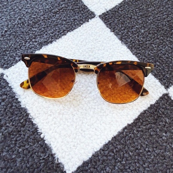 Vintage Style Wayfarer Sunglasses - Picture 5 of 5